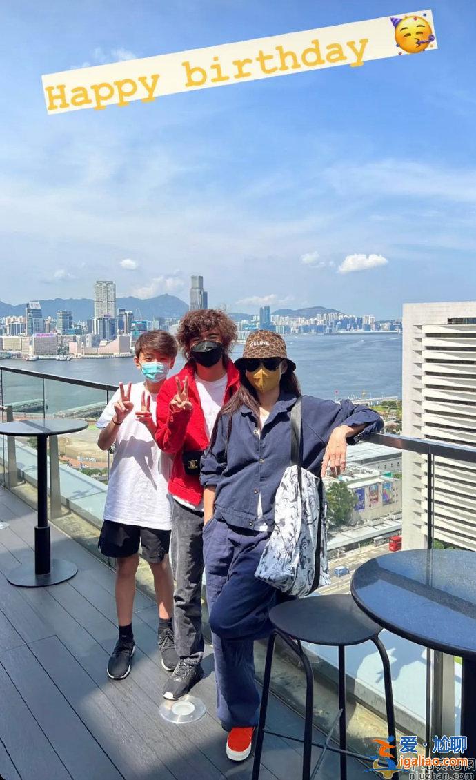 张柏芝大儿子15岁近照曝光  儿子扎马尾变成美少年