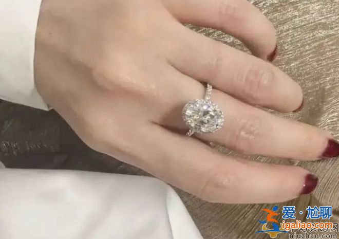 52岁周杰爆有嫩模新欢?曾始乱终弃逼女生吃避孕药?