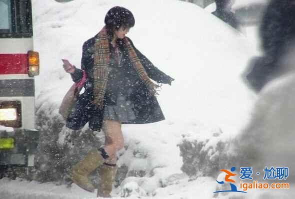 日本女生冬天穿裙子是忍？还是真不冷？？
