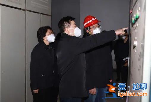 全面提升隔离救治能力水平 确保重症患者及时救治和群众正常看病就医？