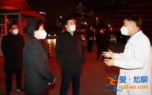 全面提升隔离救治能力水平 确保重症患者及时救治和群众正常看病就医？