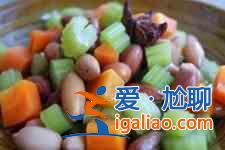水煮花生米的做法？