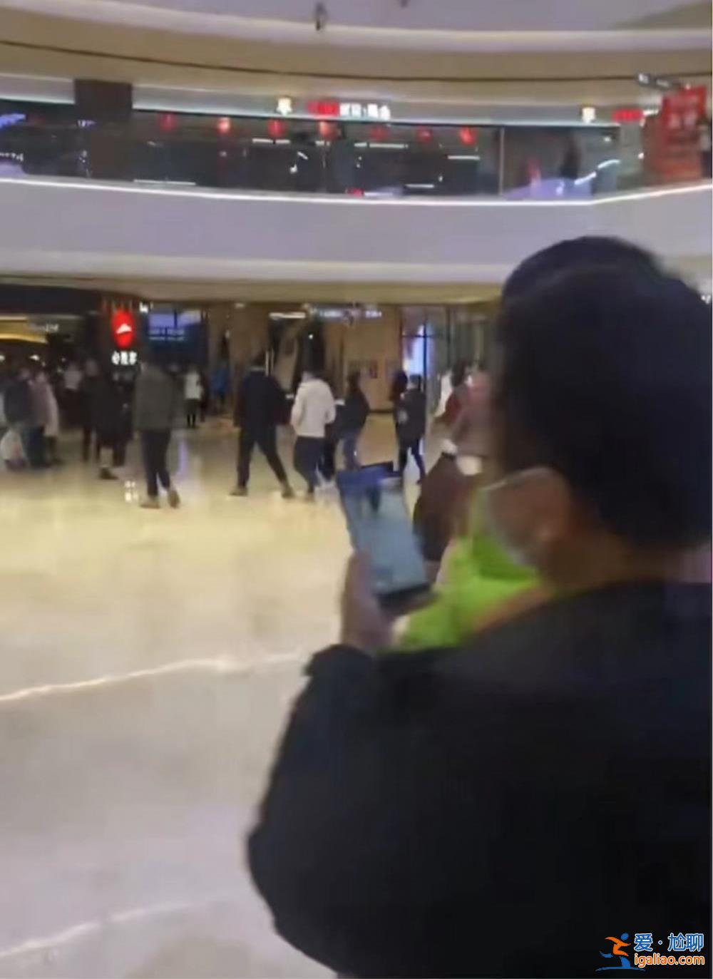 以为在拍电影？