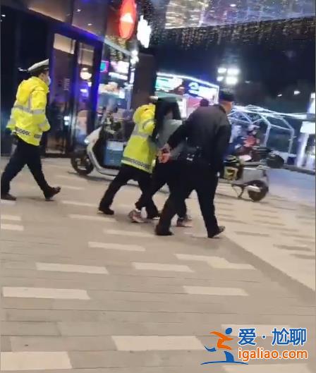 以为在拍电影？