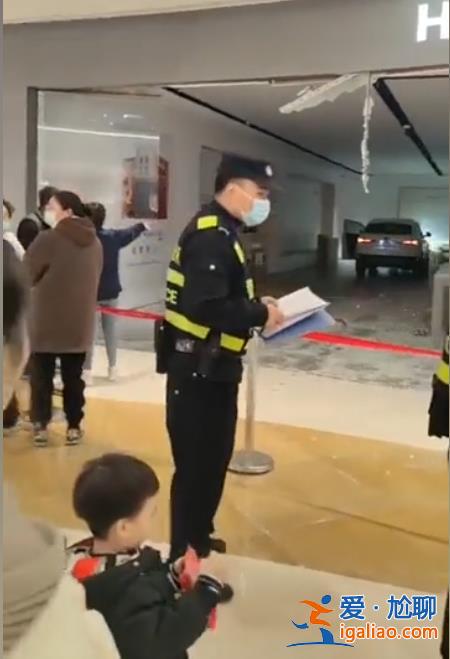 以为在拍电影？