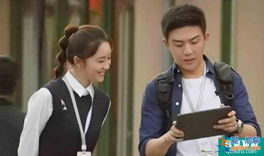 告别《三十而已》许幻山，李泽锋在《亲爱的自己》中放飞演花心男？