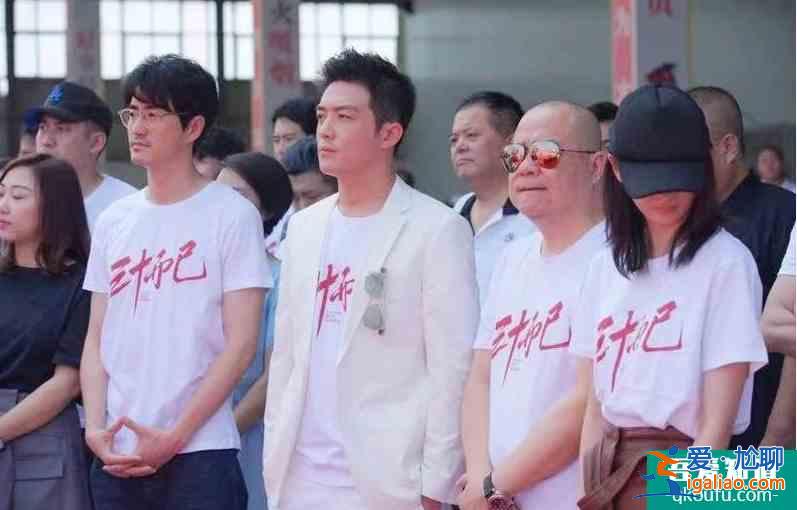 告别《三十而已》许幻山，李泽锋在《亲爱的自己》中放飞演花心男？