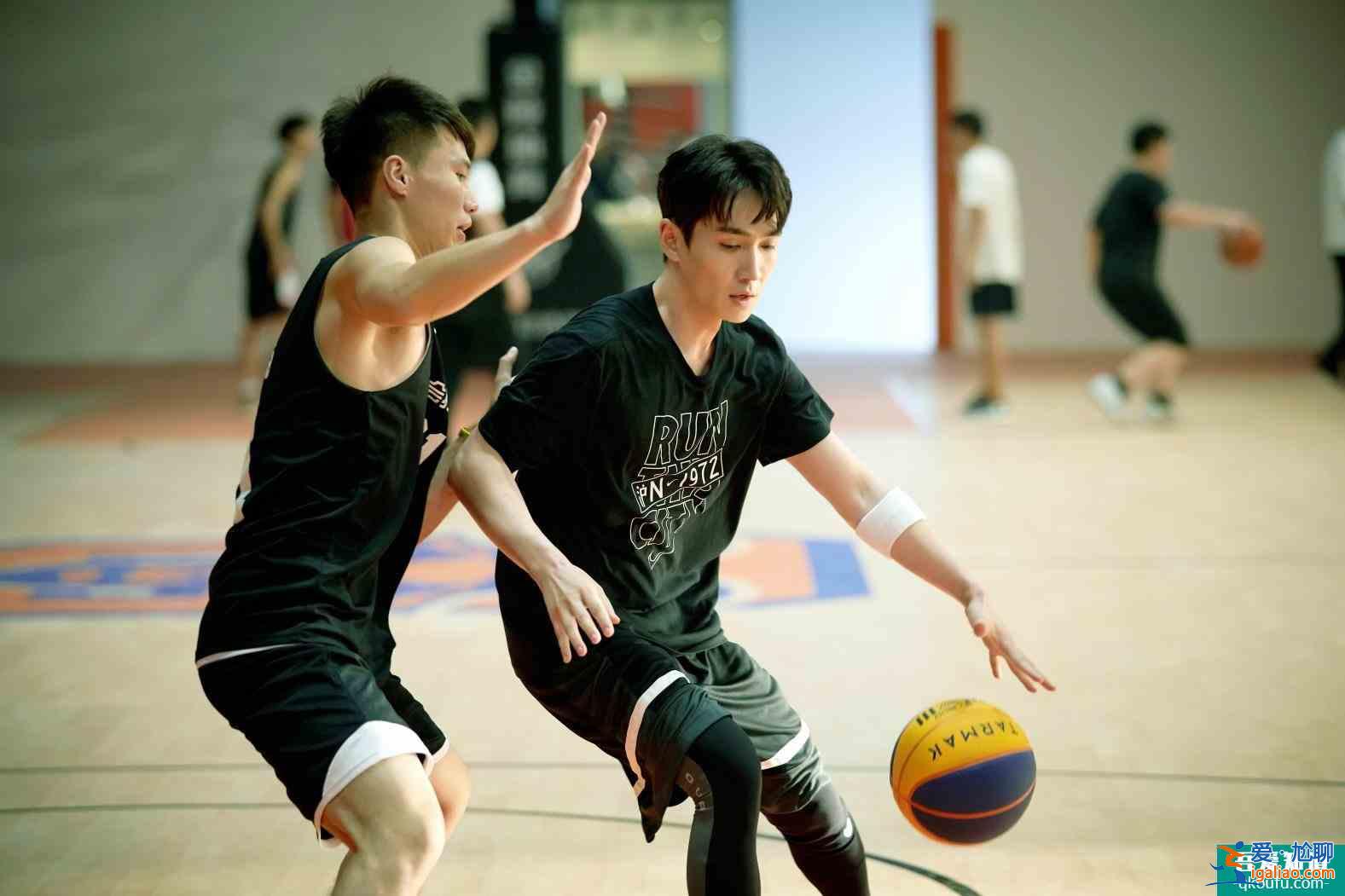 《重启之极海听雷》第二季上线 朱一龙双面形象赢肯定？