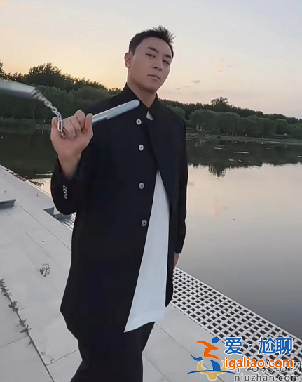 释小龙最新消息！减肥成功帅气十足 被曝已低调结婚生女