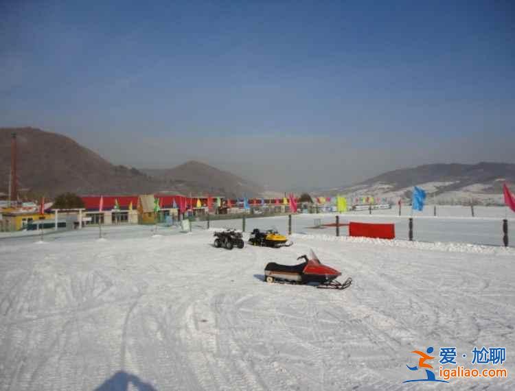 二龙山滑雪场跟其他滑雪场有什么不同，二龙山滑雪场与其他滑雪场相比有什么优势，二龙山滑雪场有什么特点？