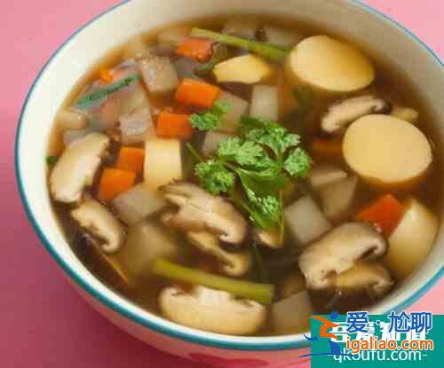 秋季鲜汤—菌菇汤的家常做法？