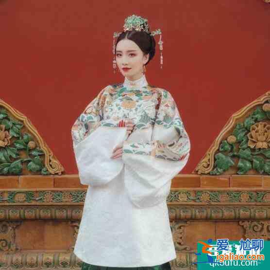 《三嫁惹君心》中的美女，董馨第八，黄一琳第二，肖燕排第几？？