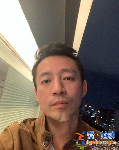 汪小菲自爆确诊新冠 头发凌乱胡子拉碴 虚弱憔悴让人担忧
