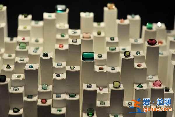 跟随中国摄影师 揭秘巴西闪闪发光的“珠宝诱惑”？