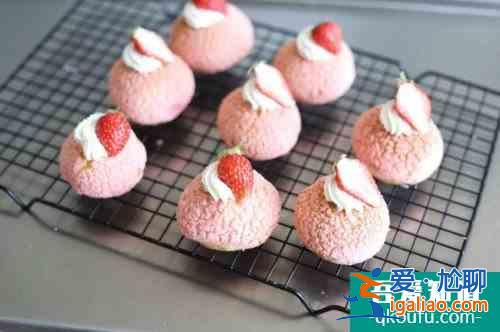 草莓熔岩泡芙的做法 草莓熔岩泡芙的烹饪技巧分享？
