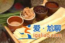 煎饼卷大葱的做法？