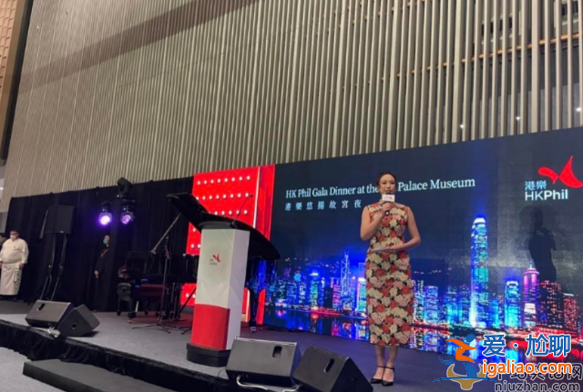 郭晶晶霍启刚低调出席活动!女方素养朴素惹人大赞 男方发福肚子微胖