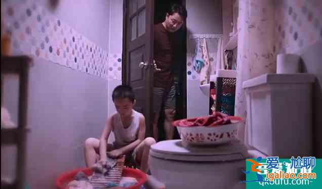 《以家人之名》戳破生活残酷真相：太懂事的孩子，都在被迫长大？
