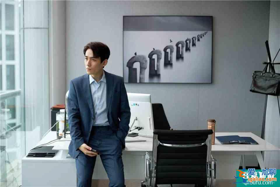 《亲爱的自己》今晚8点开播 朱一龙求婚刘诗诗被拒？