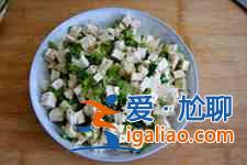 小葱拌豆腐的做法? 小葱拌豆腐的做法?