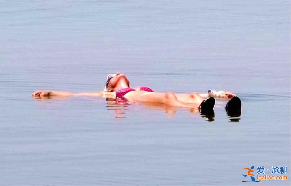 旱鸭子的福利，我要去死海里摆pose！？