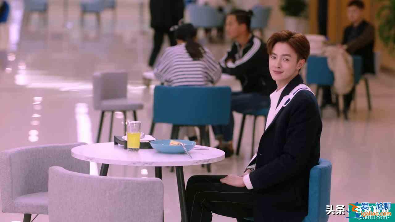 《穿盔甲的少女》反套路甜宠剧，男主是憋屈小媳妇，爱撒娇爱假笑？