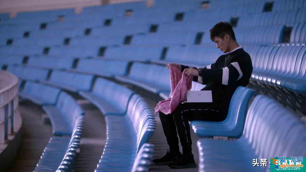 《穿盔甲的少女》反套路甜宠剧，男主是憋屈小媳妇，爱撒娇爱假笑？