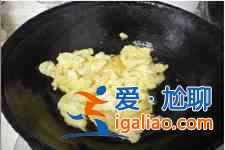 莴笋炒鸡蛋的做法？