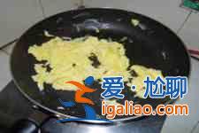 西葫芦炒鸡蛋的做法大全？