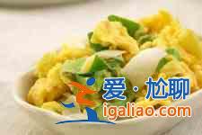 大葱炒鸡蛋？