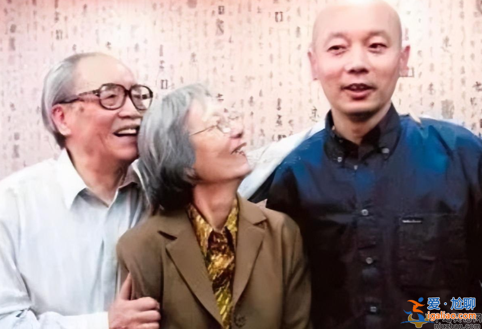 葛优母亲施文心去世，享寿94岁，去世原因引猜疑