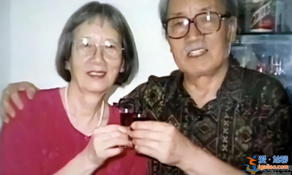 葛优母亲施文心去世，享寿94岁，去世原因引猜疑