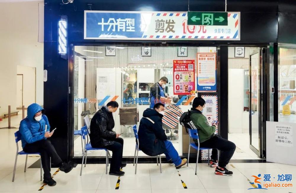 当务之急是压低感染峰值？
