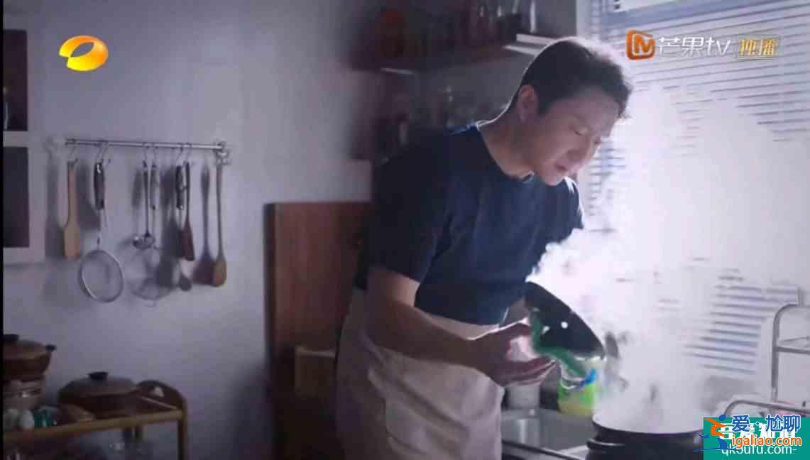 《以家人之名》比比三兄妹的赚钱能力，再看看各自父母，惊人巧合？