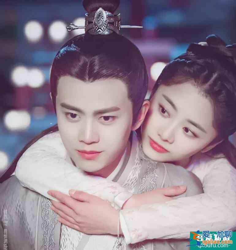 《琉璃》与《锦衣之下》是同一个导演，为什么两部戏风格差这么多？