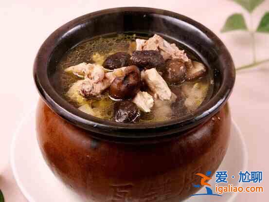 香菇母鸡汤？