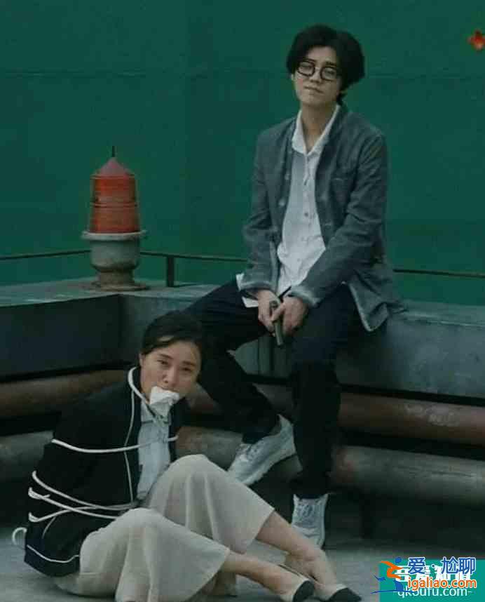 鹿晗新剧《在劫难逃》上演秦昊同款“爬山杀人”，又一部神剧？？