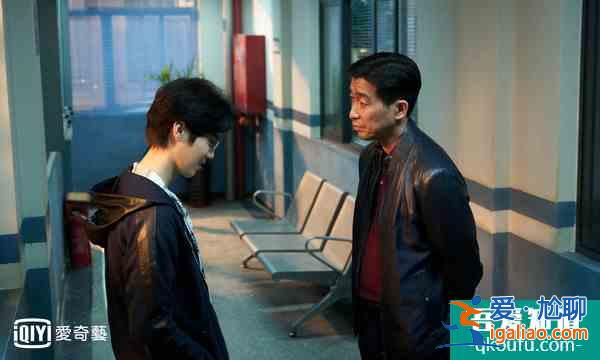 《在劫难逃》鹿晗白天医生→夜晚杀人魔 极端个性转换自如？