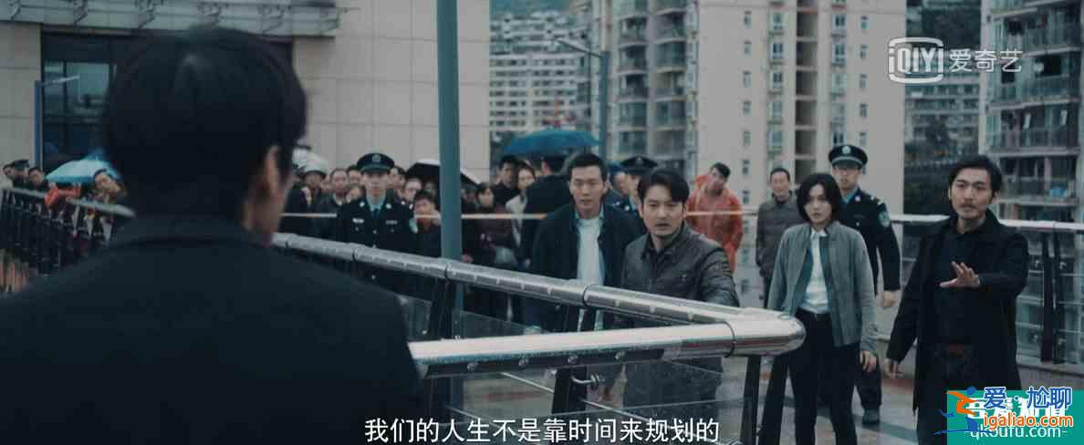 接档《隐秘的角落》，《非常目击》离顶级国产悬疑，还差一口气？