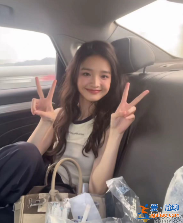 王思聪20岁女友官宣!我可爱的八岁宝宝 网友在线羡慕