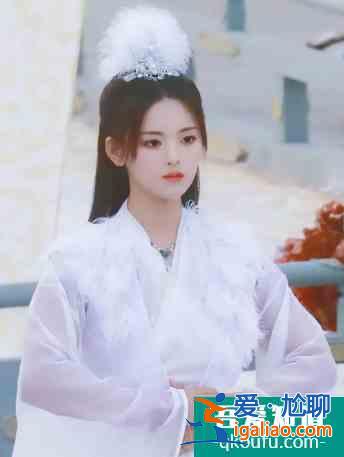 杨超越的《且听凤鸣》：说说村里人的希望？