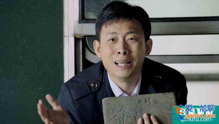 《白色月光》中的宋佳，无需炸裂的演技，举手投足全是压抑？