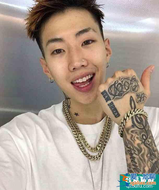 朴宰范中文rap 网友直呼：还是唱韩语或者英文吧？