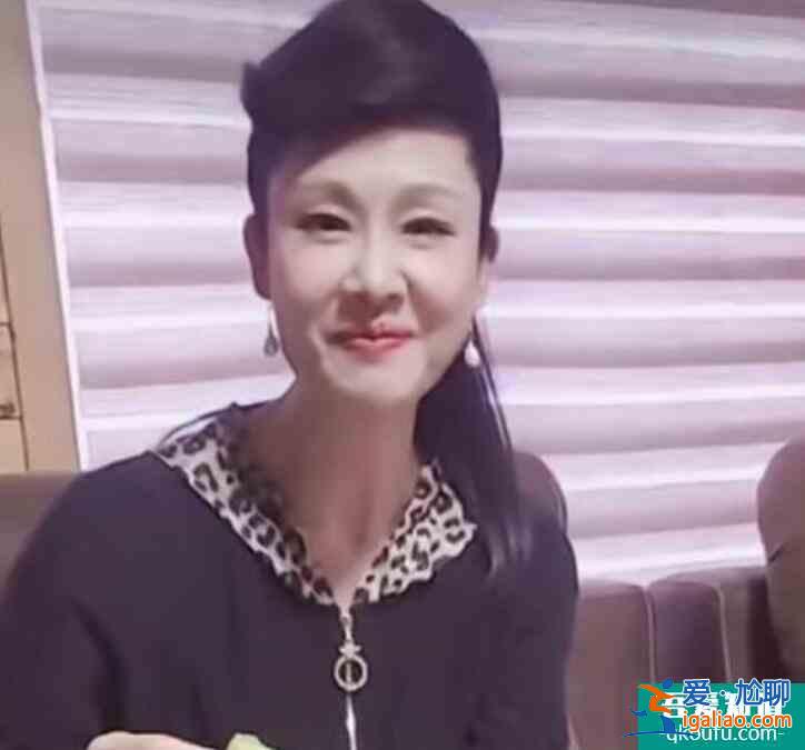 55岁歌手于文华近况曝光 满脸笑容精气神特别足？