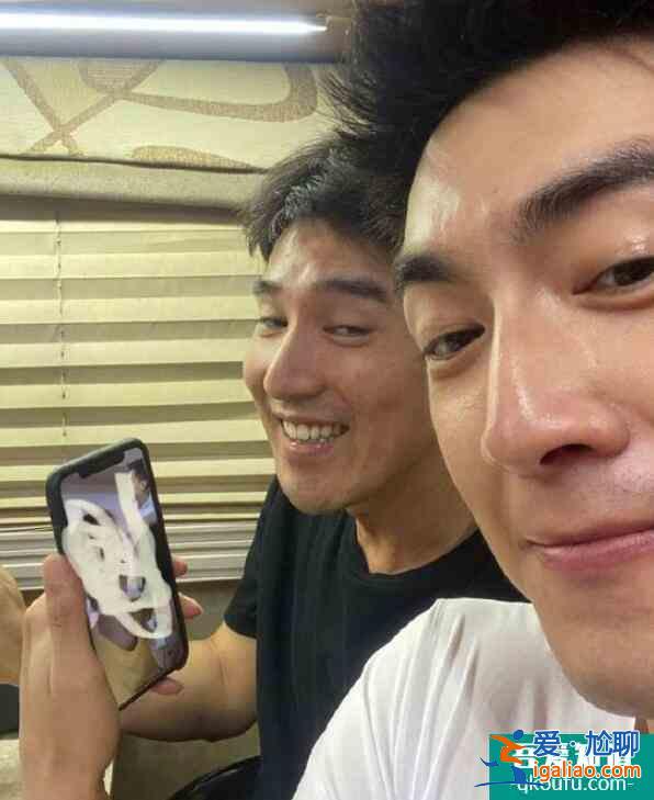 赵又廷探班林更新 被吐槽太丑影响人家心情？