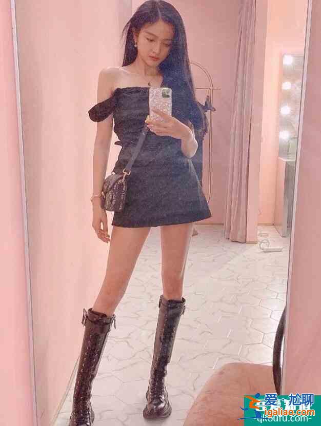 吴宣仪晒美照 秀出完美身材直角肩吸睛十足？