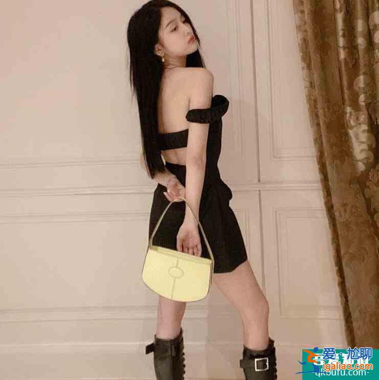 吴宣仪晒美照 秀出完美身材直角肩吸睛十足？