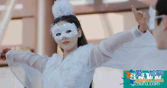 杨超越公布《且听凤鸣》最新剧照，菜鸟成长记，网友：仙气十足？