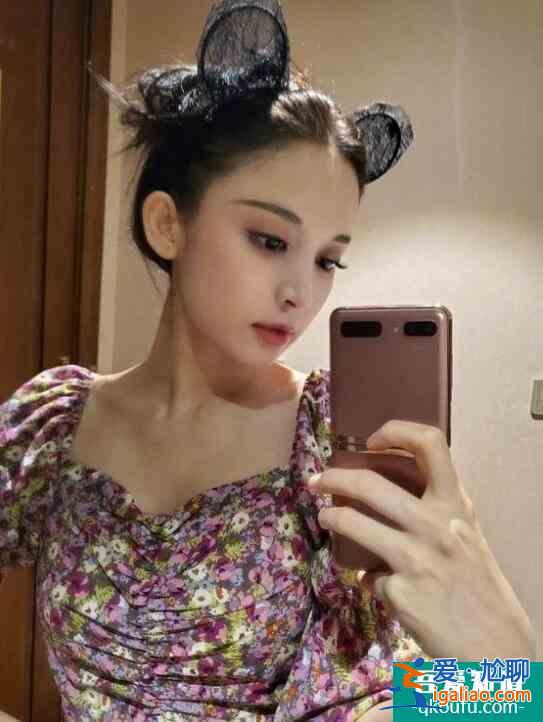 娜扎久违晒自拍美照 大方秀出纤细锁骨性感迷人？