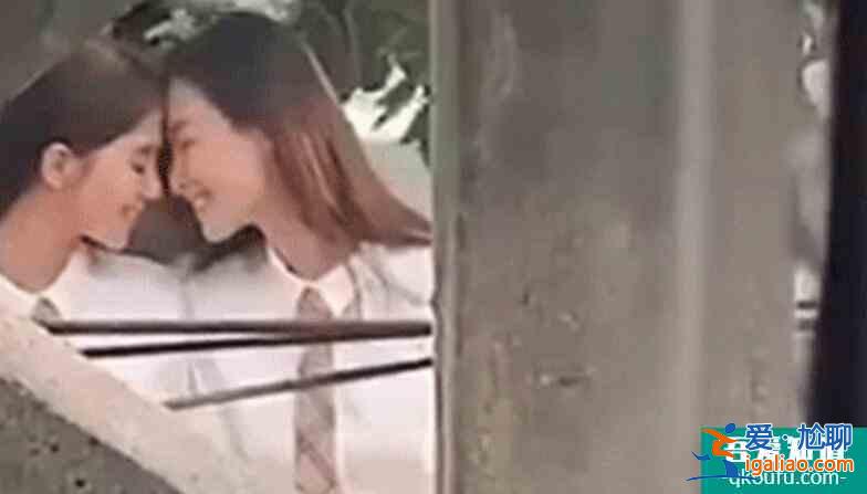 刘诗诗倪妮蹭额头 互相撒娇网友直呼糖分超标？